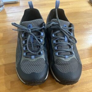 Merrill women’s hiking shoes size 8.                            (worn once)